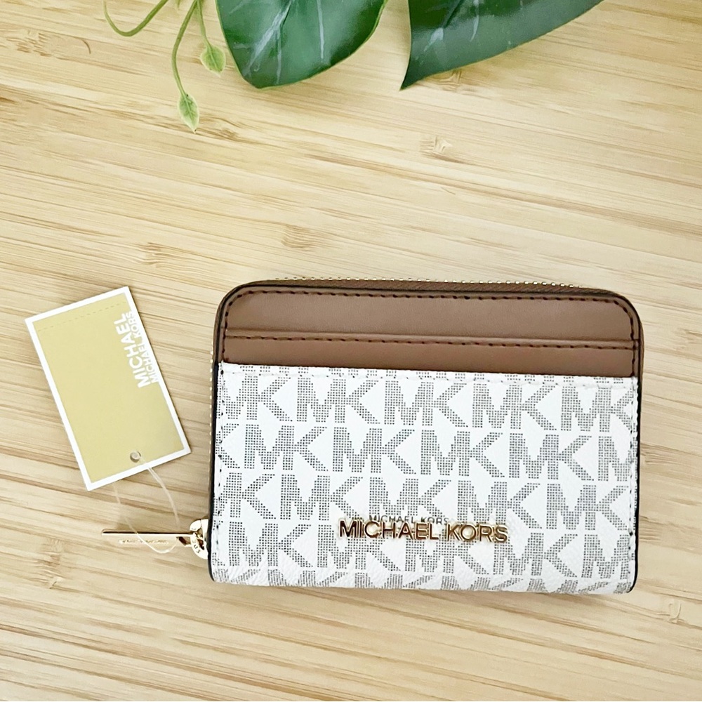 Michael Kors Jet Set Travel Medium Zip Around Leather Card Case: Vanilla